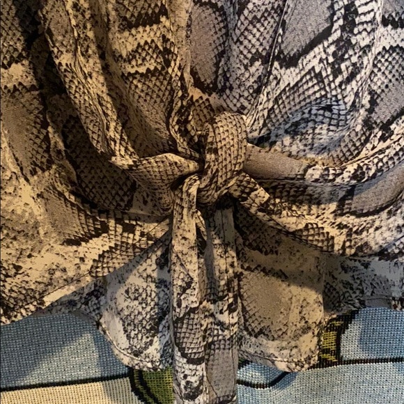 Snake print blouse - Picture 3 of 4